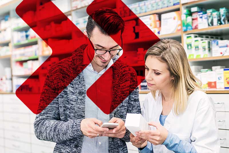 Eine Berufsbildnerin in der Apotheke nach erfolgreicher Weiterbildung mit kant. Ausweis